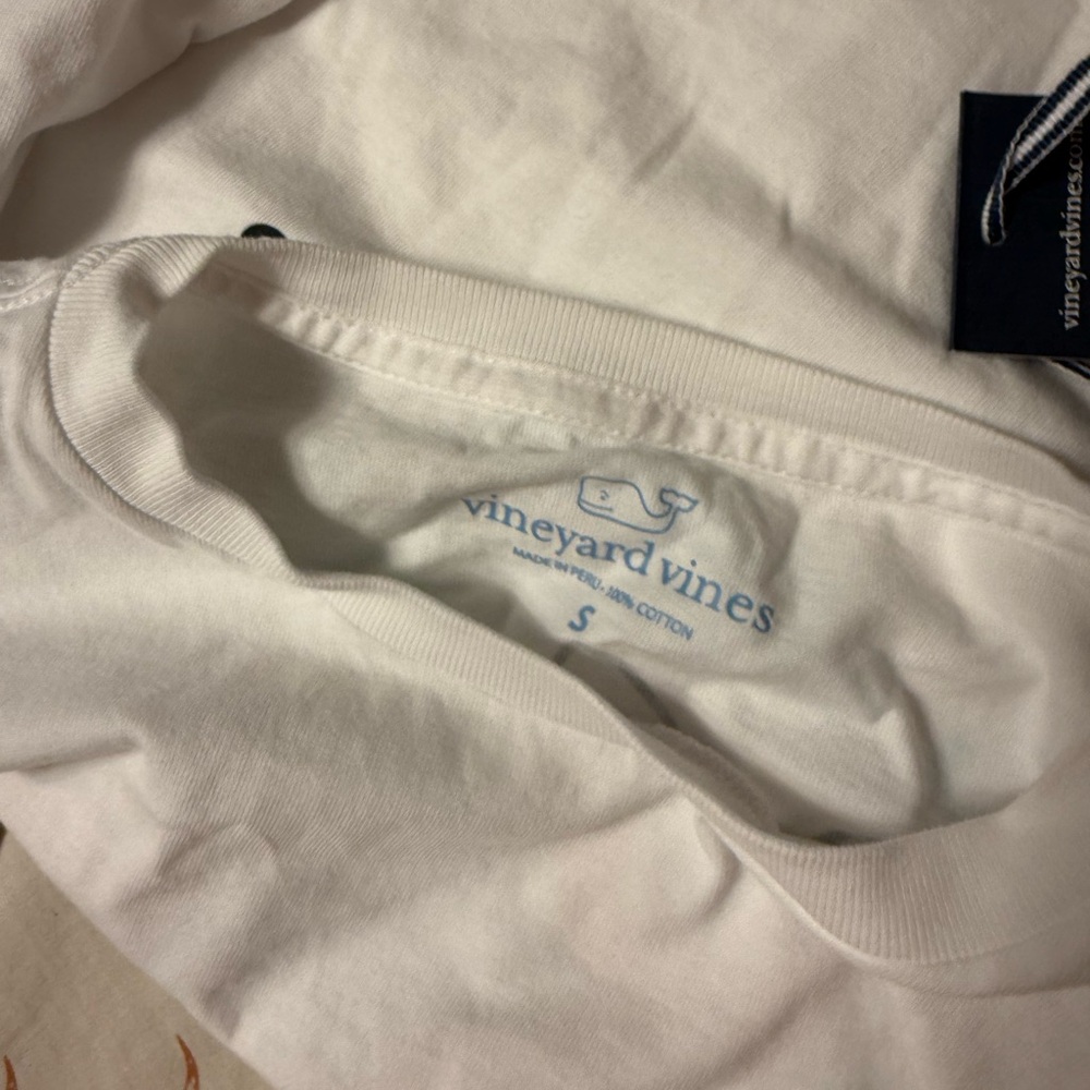 vineyard vines shirt - Picture 3 of 3